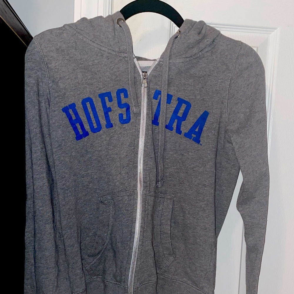 Hofstra sweatshirt
